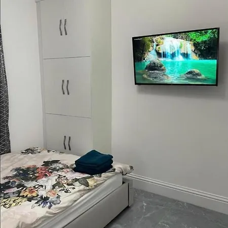 Entire 5 Star Luxury Whalley House Wifi Tv Luxury Burnley Exterior photo